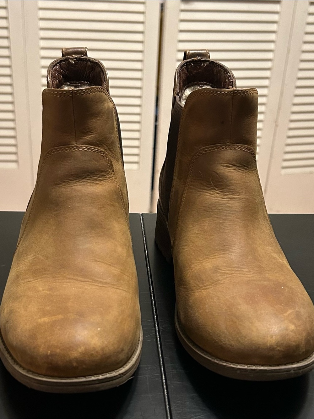 UGG Women's Chelsea Moto Boots in Light Brown
